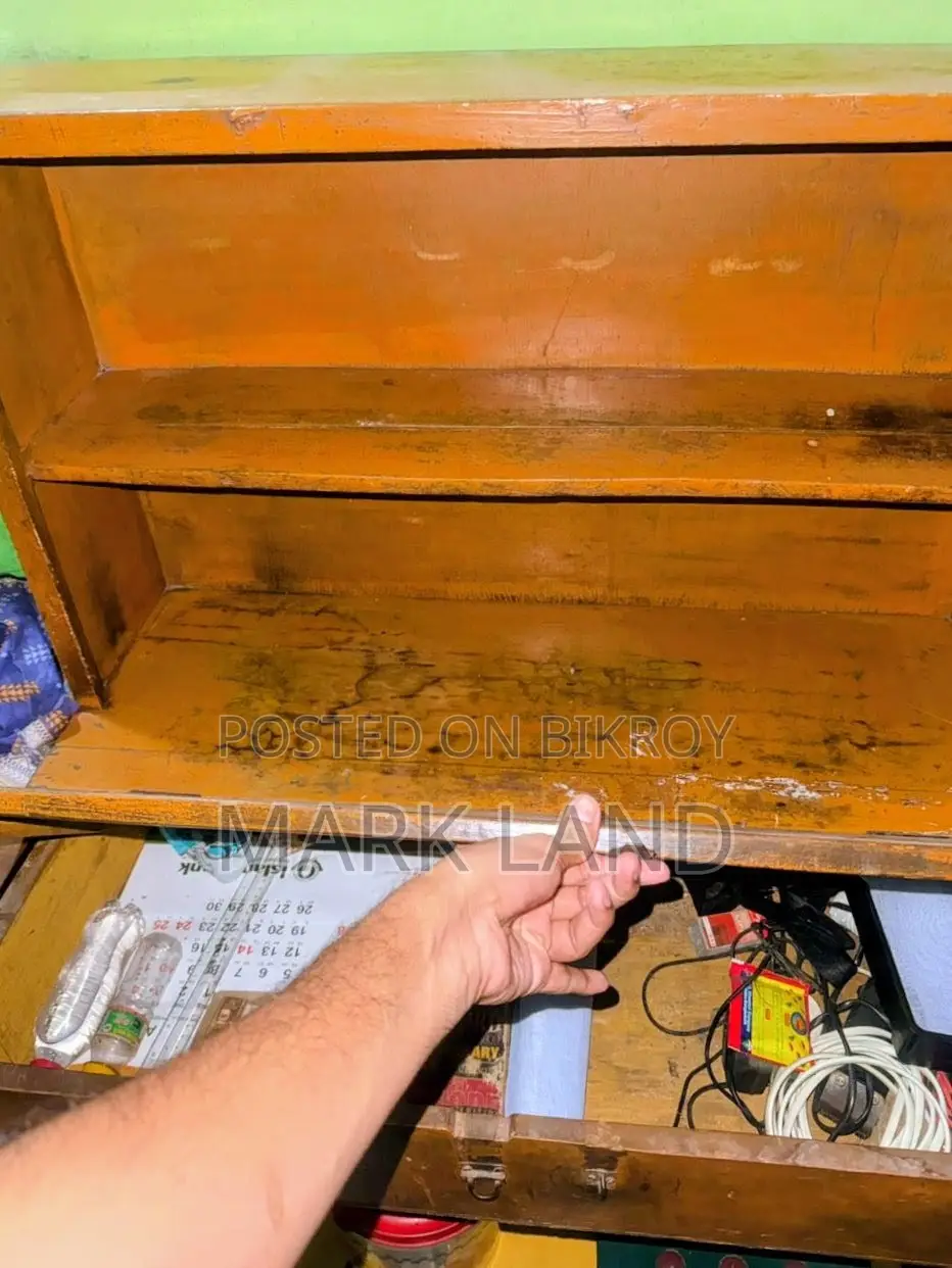 পড়ার টেবিল বিক্রি হবে