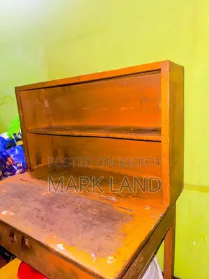 পড়ার টেবিল বিক্রি হবে