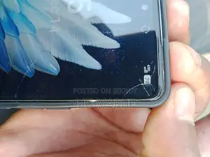 টেকনো ক্যামন ৪০ (ব্যবহৃত)