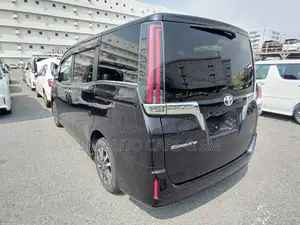 Toyota Esquire Non Hybrid Gi Black 2020