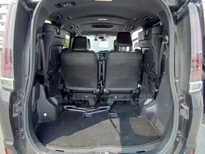 Toyota Esquire Non Hybrid Gi Black 2020