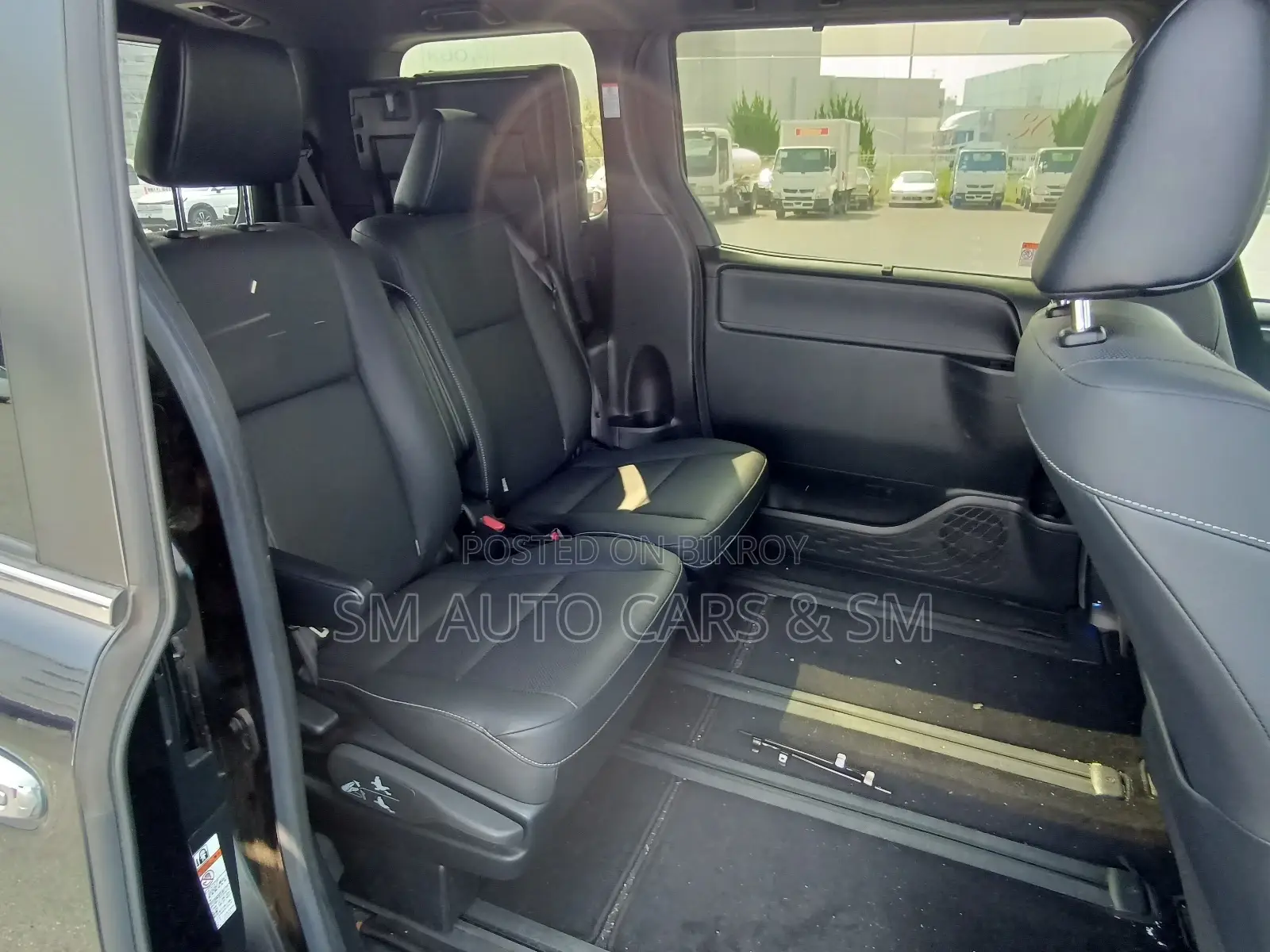 Toyota Esquire Non Hybrid Gi Black 2020