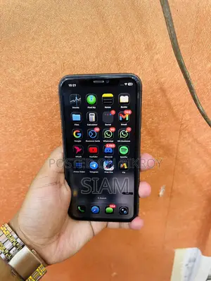 Apple iPhone 11 . (Used)