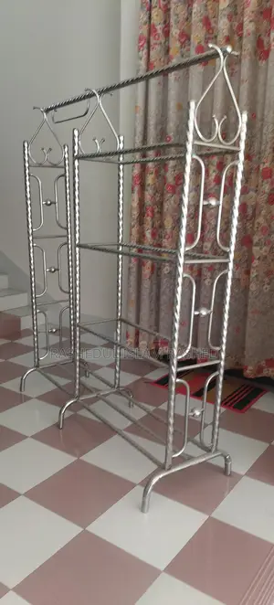 স্টিলের আলনা