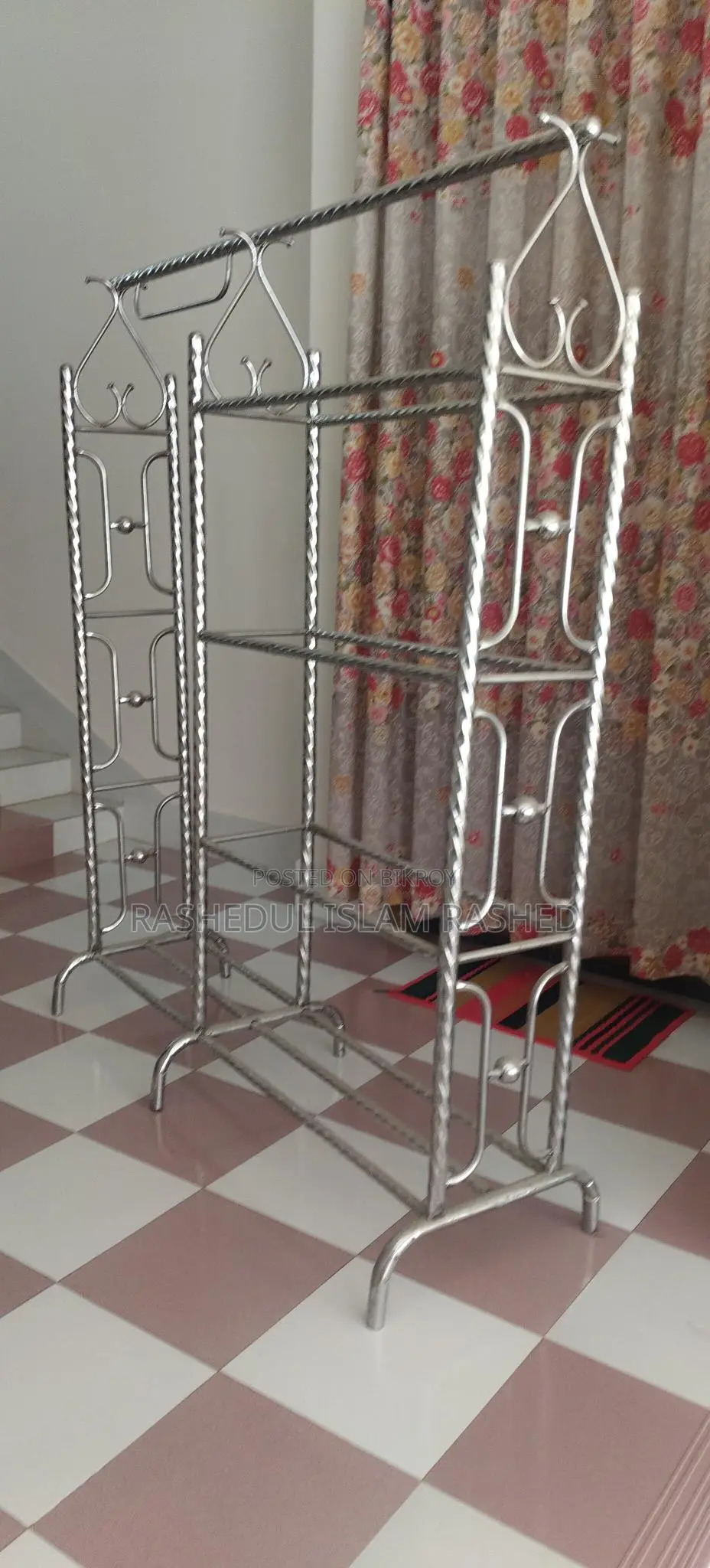 স্টিলের আলনা