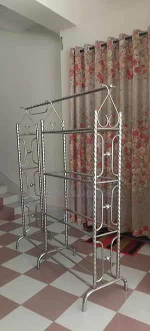 স্টিলের আলনা