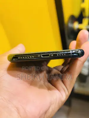 Apple iPhone 11 Pro Max . (Used)