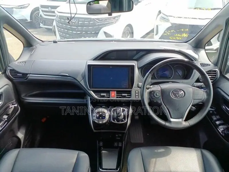Toyota Esquire GI Micablue 2021