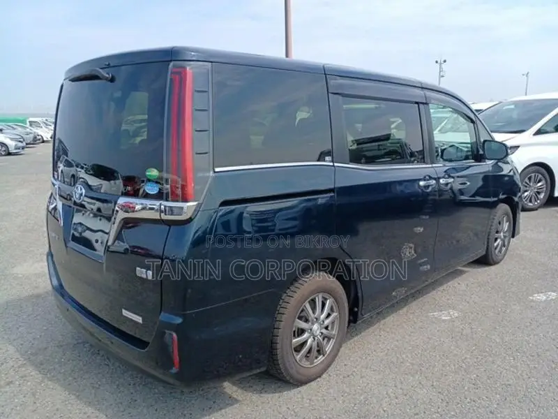 Toyota Esquire GI Micablue 2021
