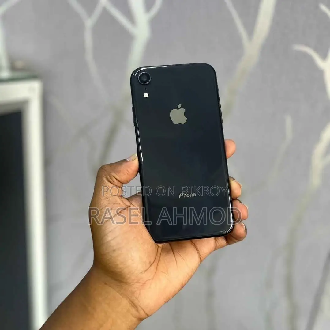 Apple iPhone XR 64 GB (Used)