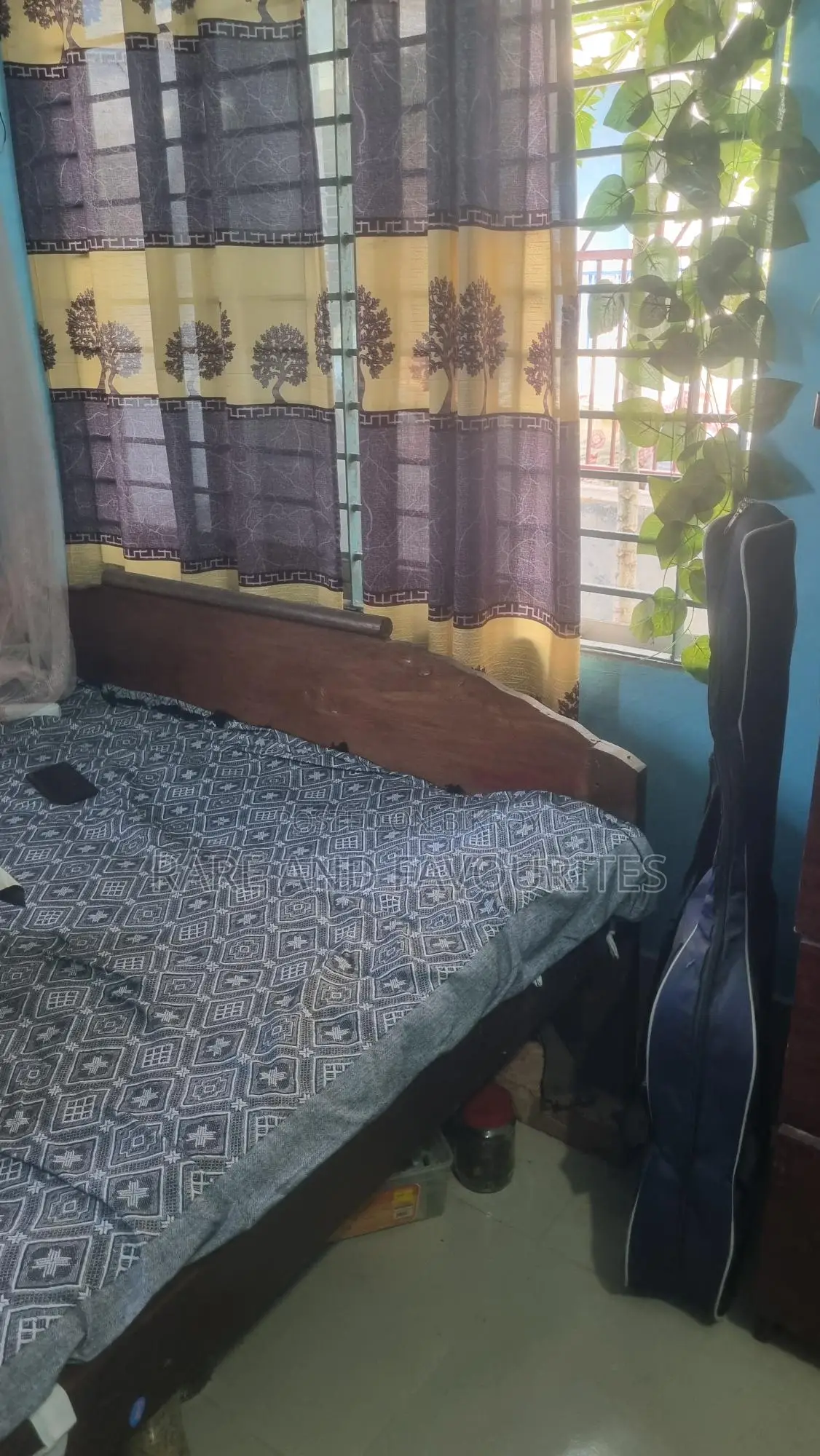 খাটটি বিক্রি হবে।