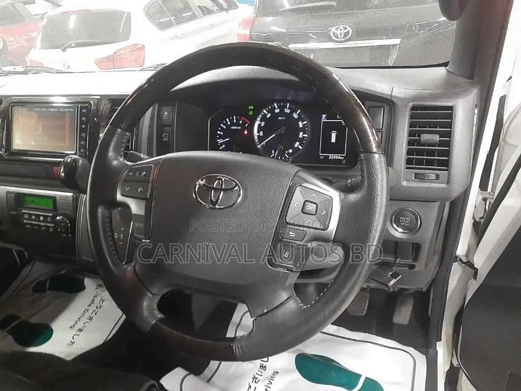 Toyota Hiace SUPER GL DARK PRIME 2022