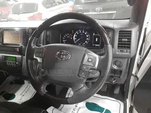 Toyota Hiace SUPER GL DARK PRIME 2022