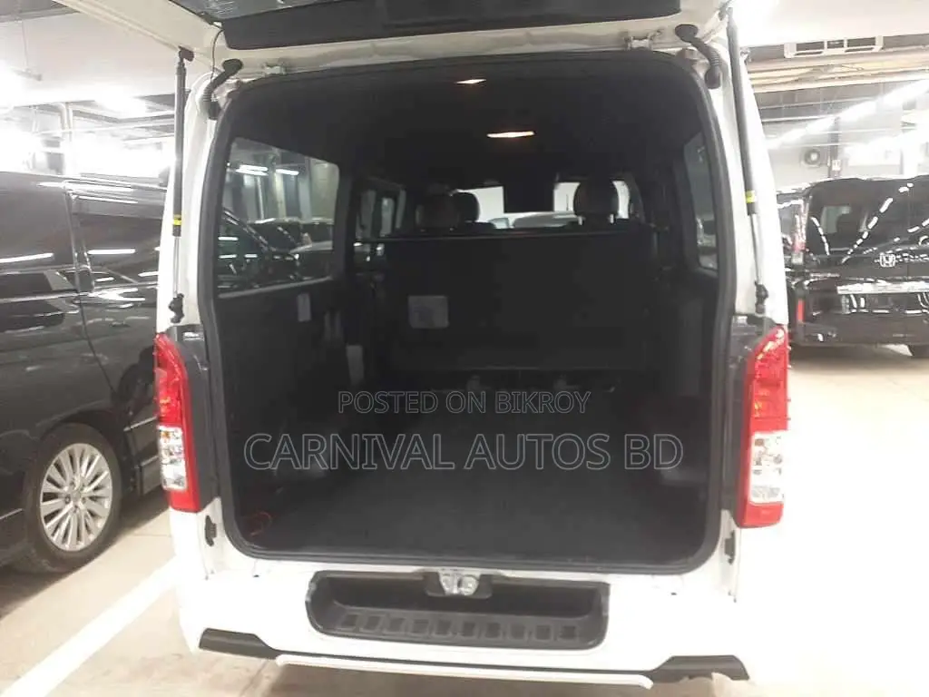 Toyota Hiace SUPER GL DARK PRIME 2022