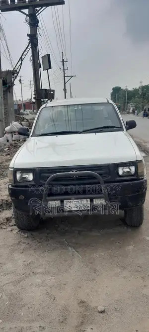Toyota Hilux 2000