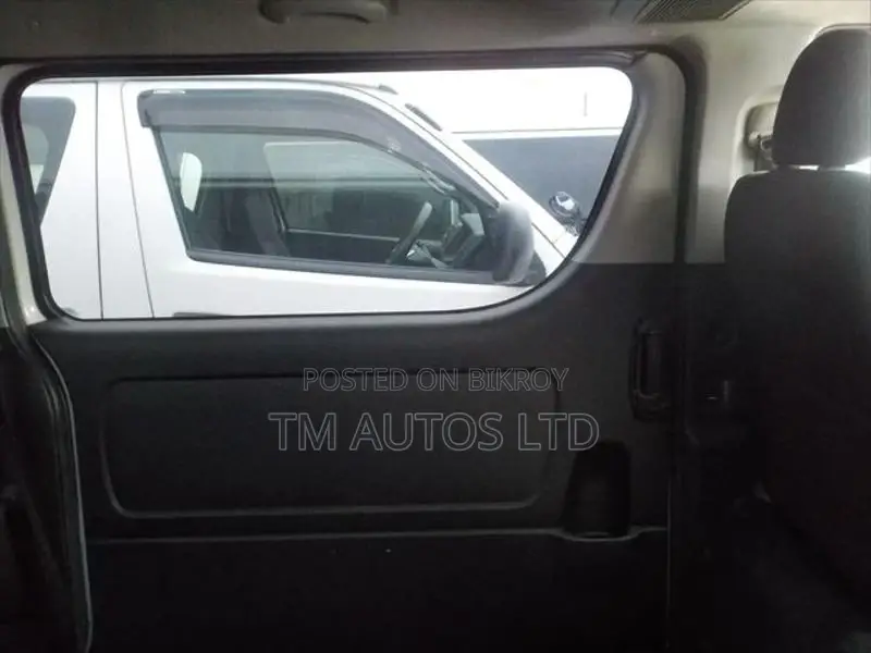 Toyota Hiace SUPER GL 4.0 PEARL 2021
