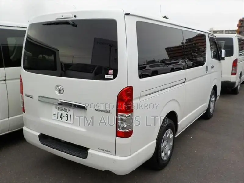 Toyota Hiace SUPER GL 4.0 PEARL 2021