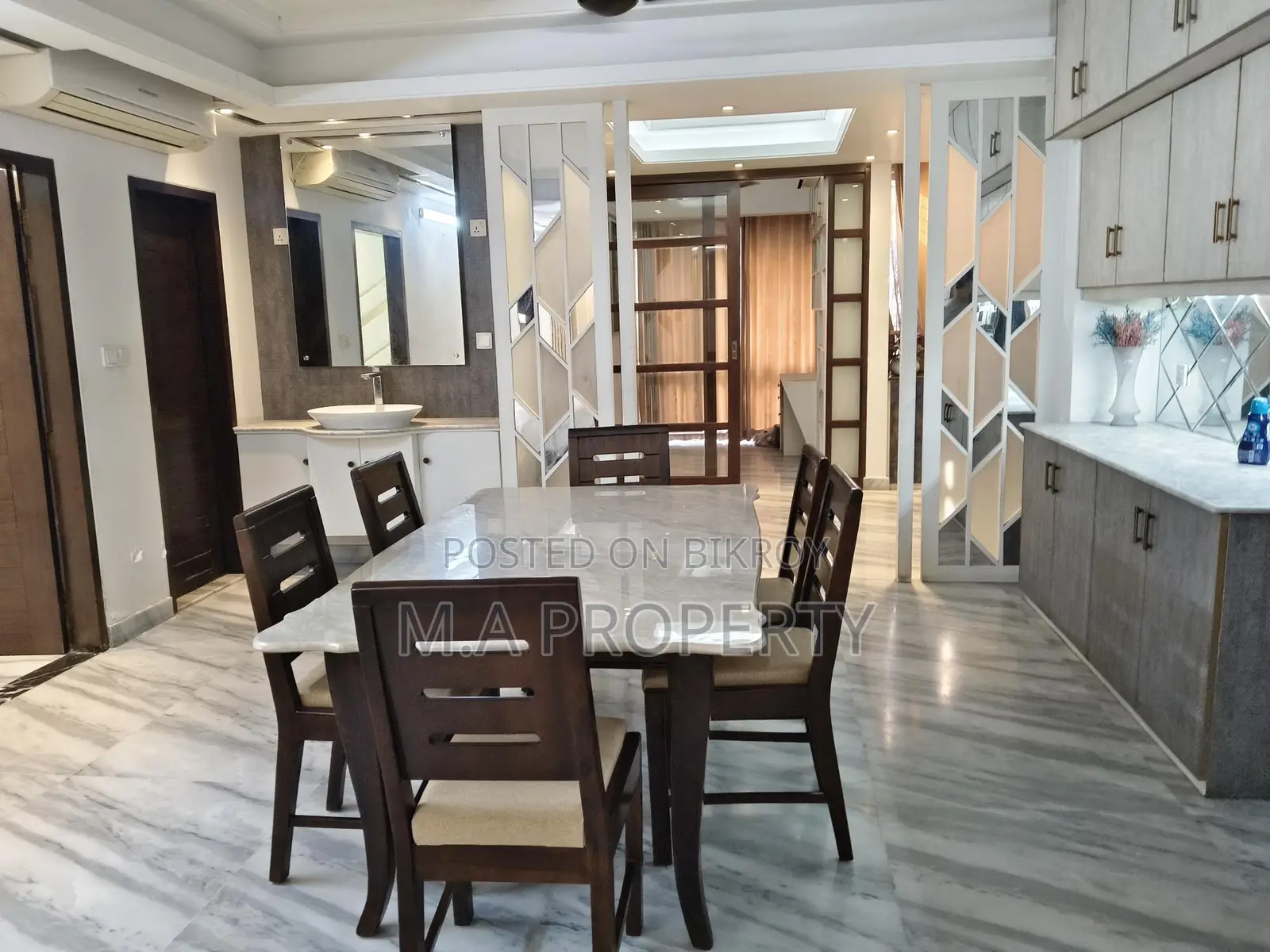 Luxury Fully Furnish 3-bed Apartment Rent 3000sqft