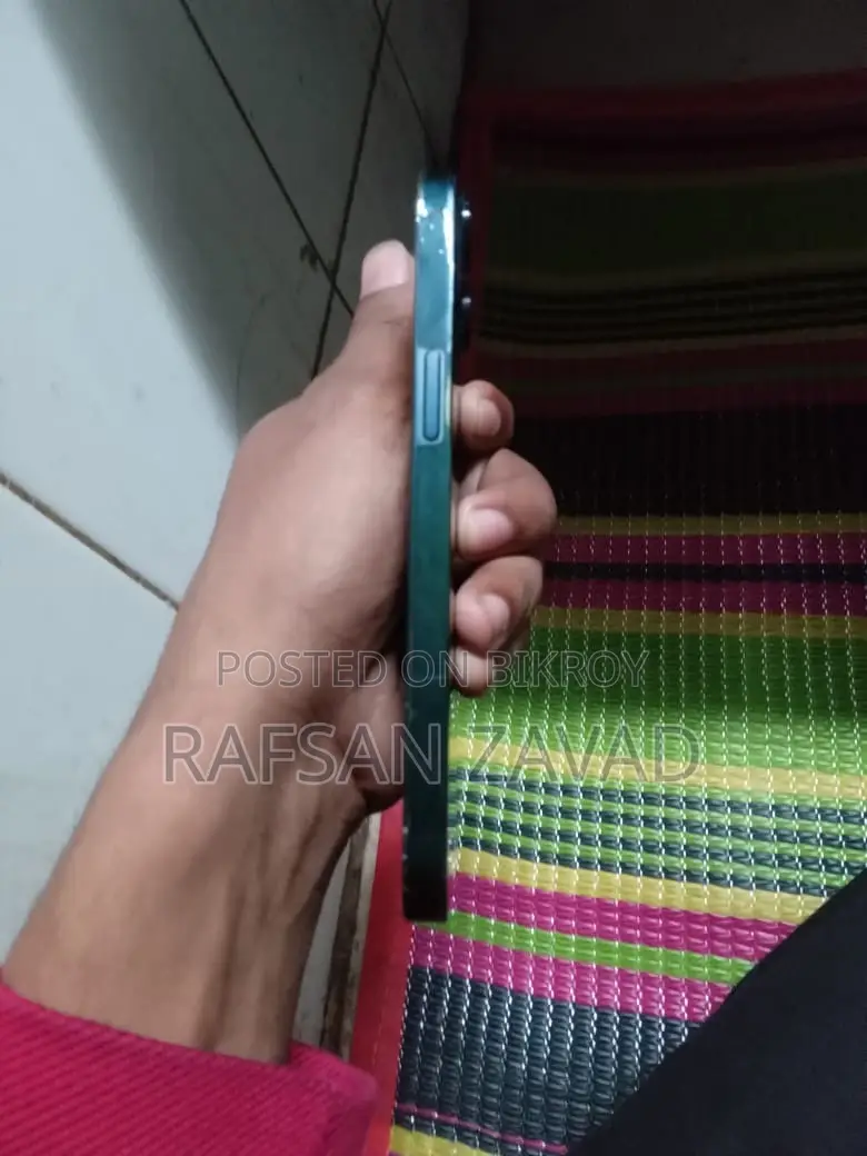 Apple iPhone 13 (Used)