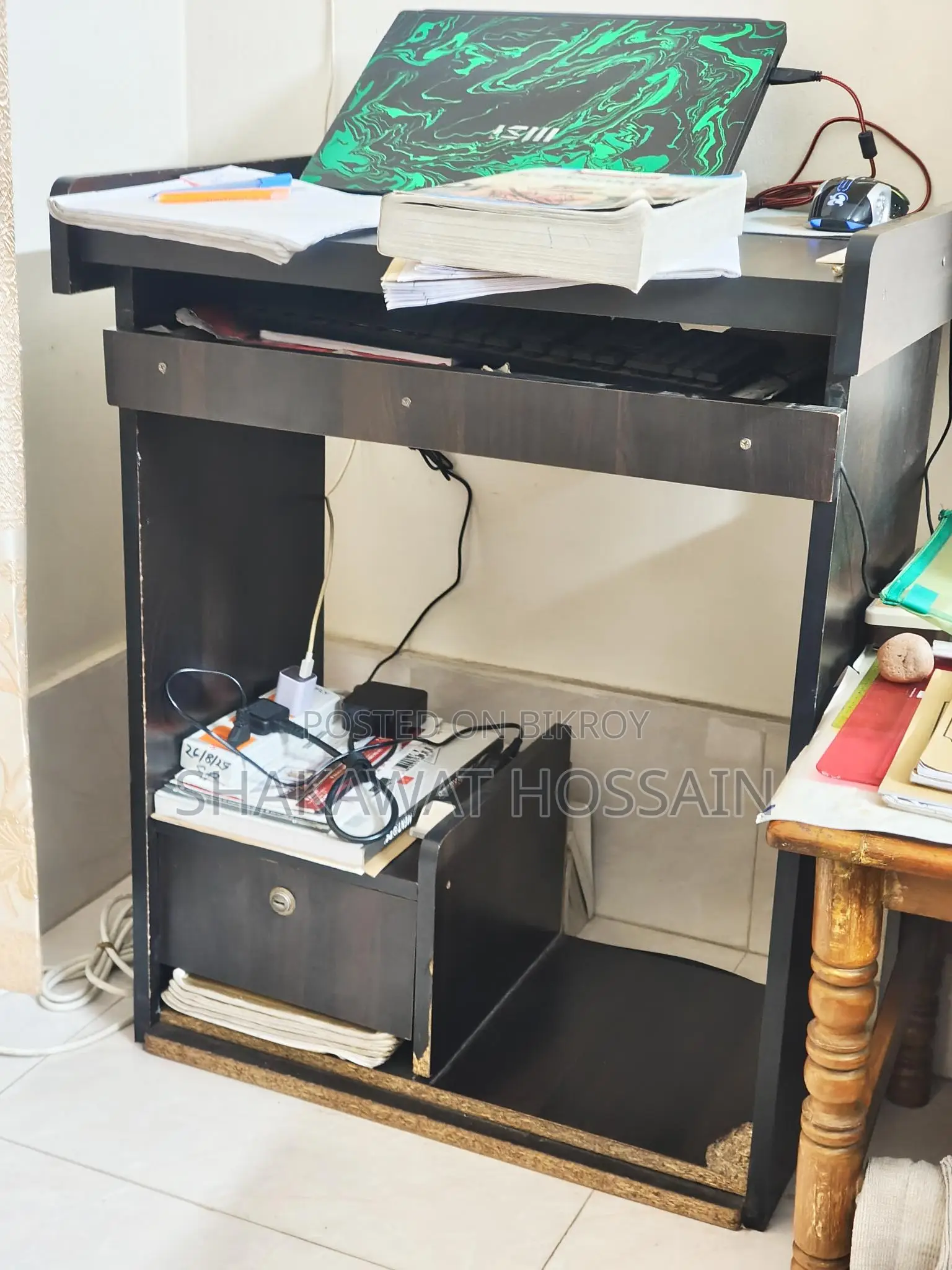 Used Computer Table