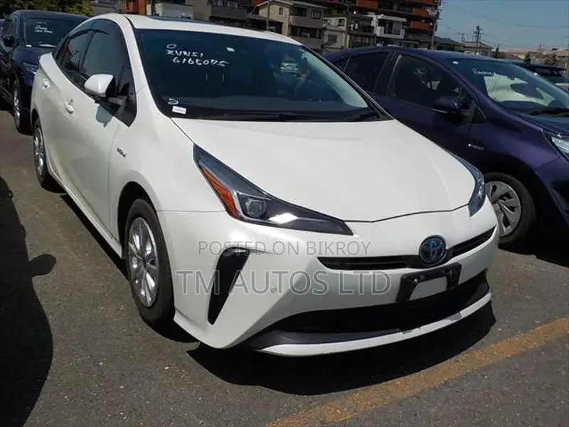 Toyota Prius S LED PKG 4.0 PEARL 2020