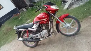 ইয়ামাহা ২০১০ লাল