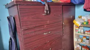 ওয়ারড্রব বিক্রি হবে