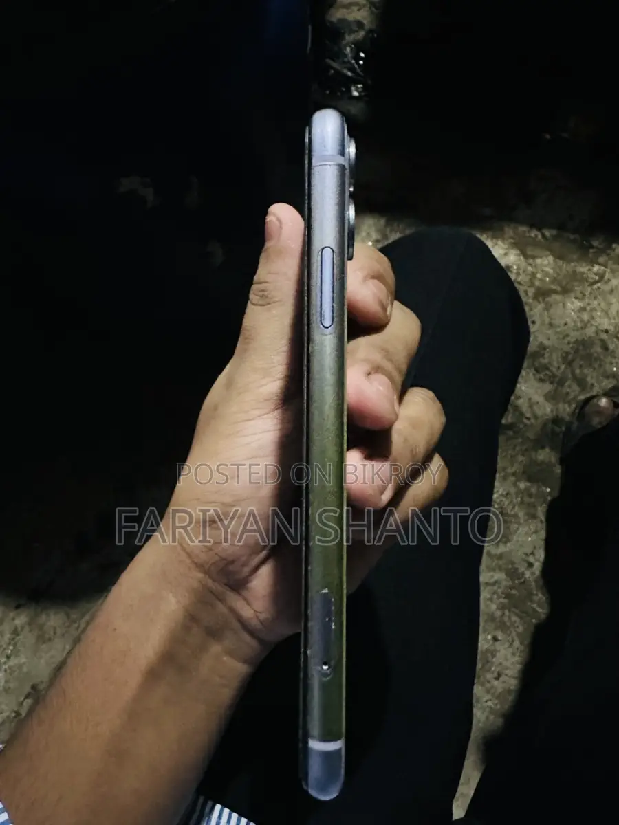Apple iPhone 11 (Used)