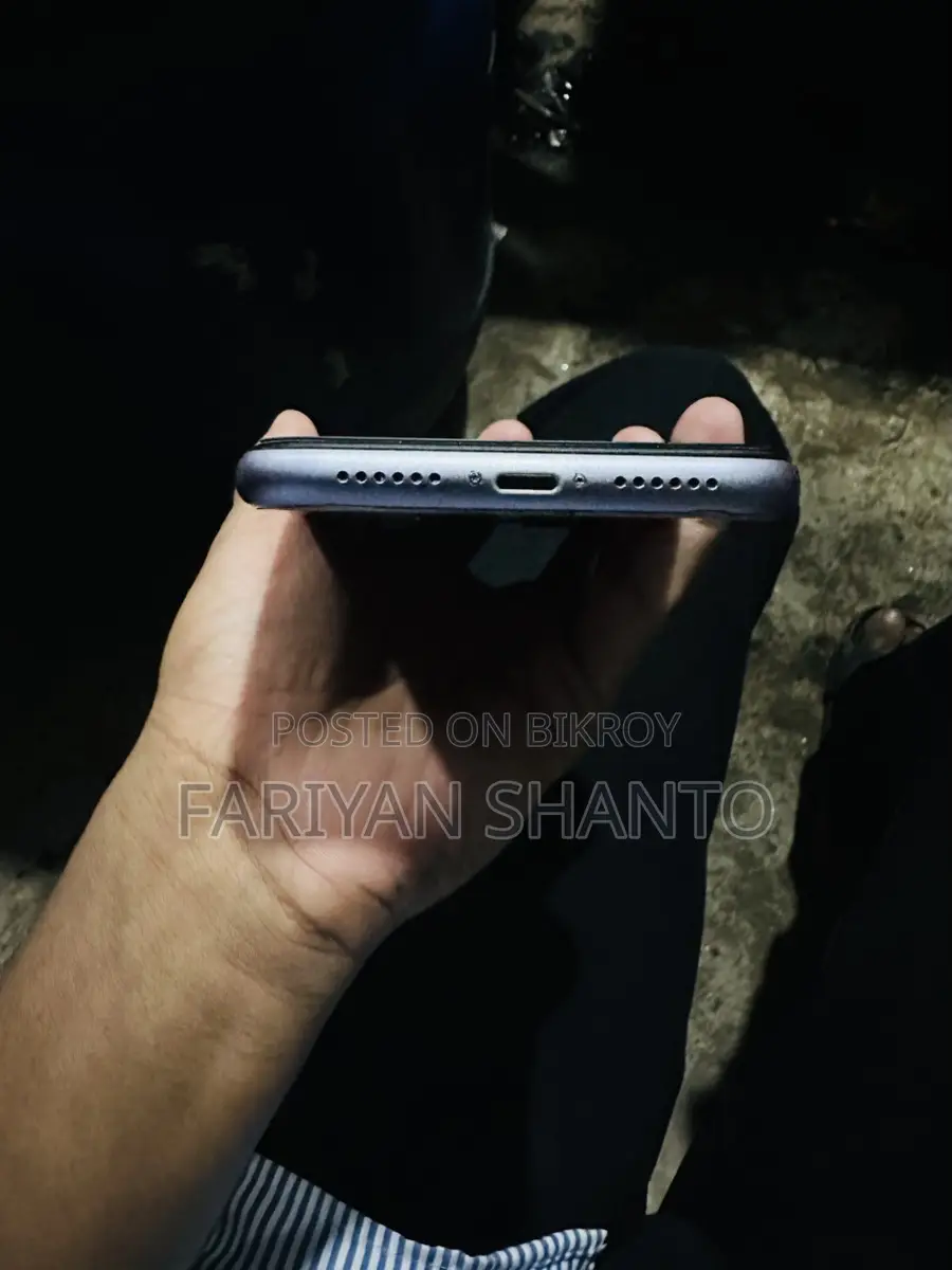 Apple iPhone 11 (Used)