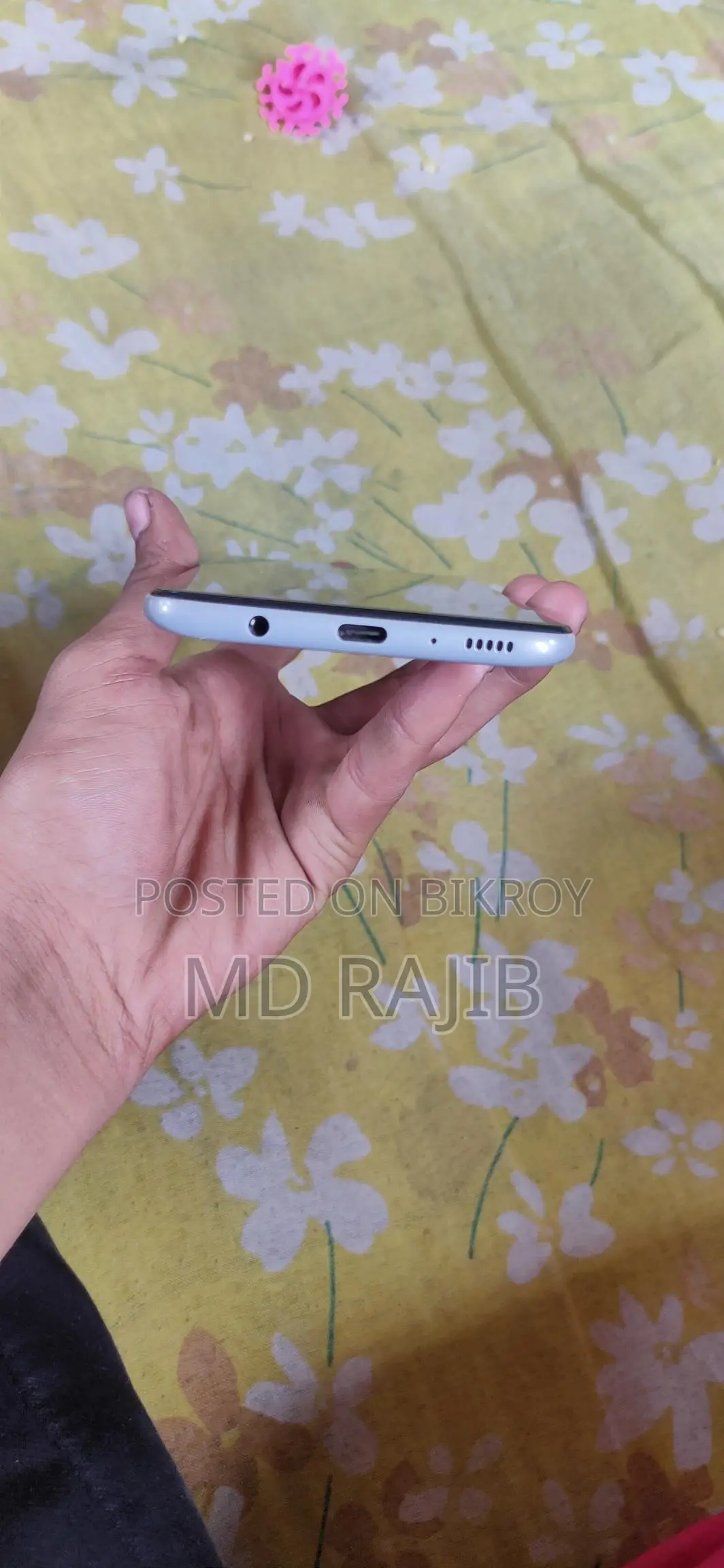 Samsung Galaxy A70 (Used)