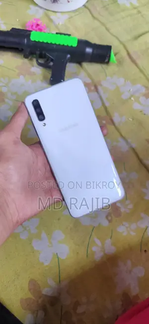Samsung Galaxy A70 (Used)