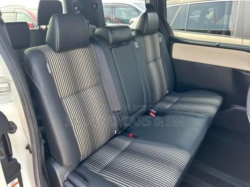Toyota Noah Non Hybrid WXB Pearl 2020