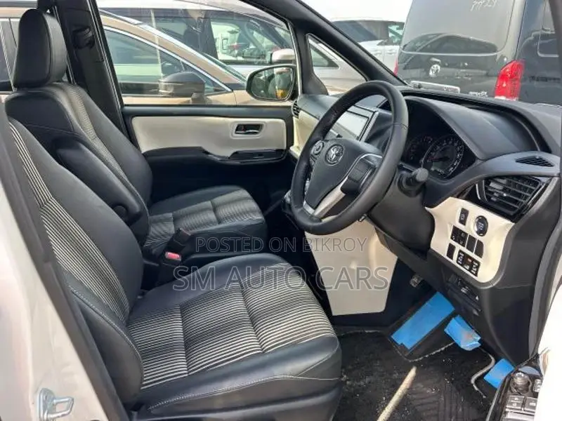 Toyota Noah Non Hybrid WXB Pearl 2020