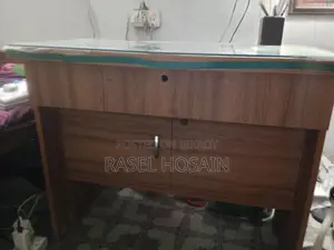 ডেস্ক টেবিল