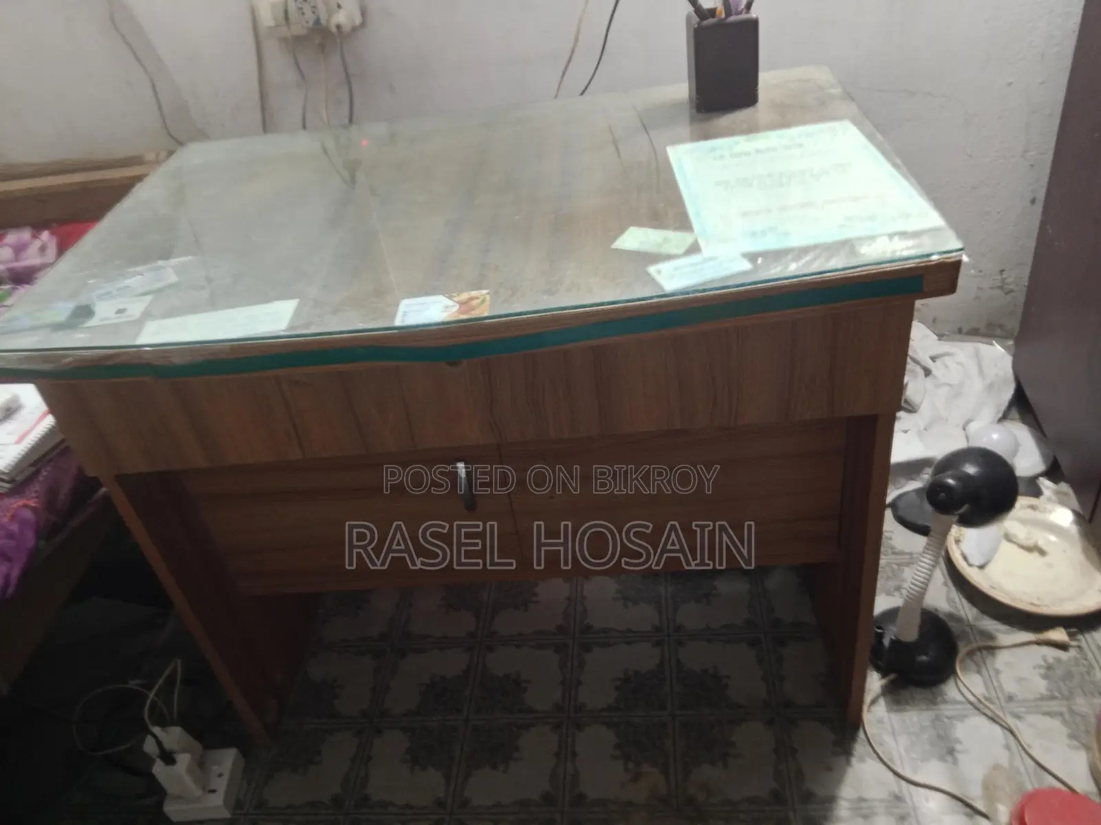 ডেস্ক টেবিল