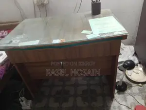 ডেস্ক টেবিল