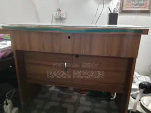ডেস্ক টেবিল