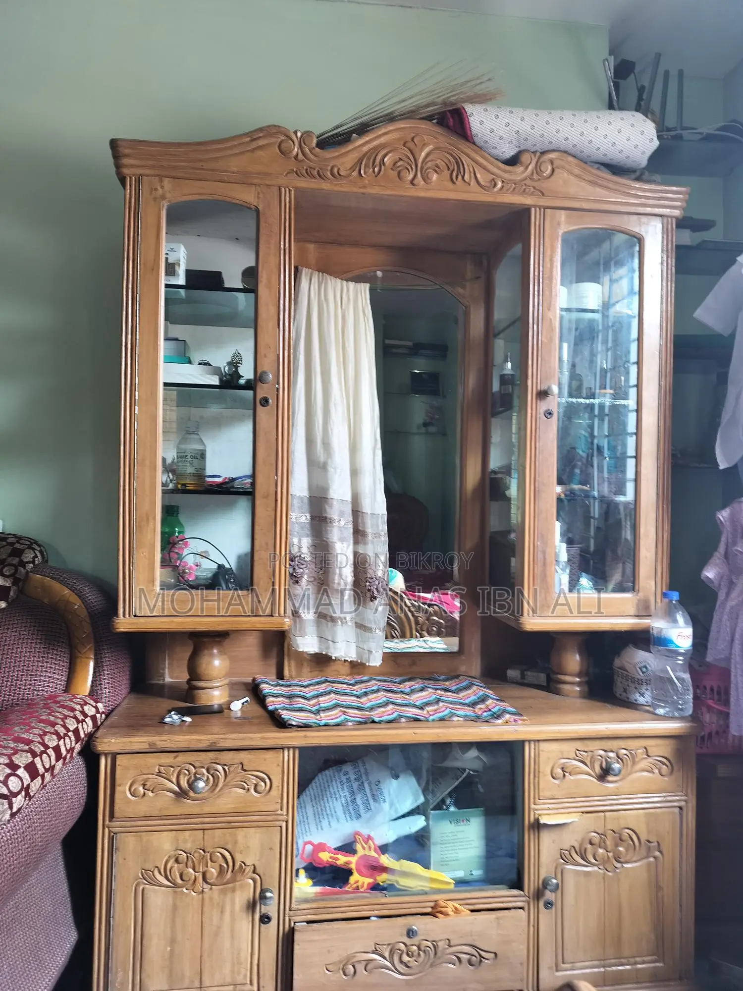 Dressing table