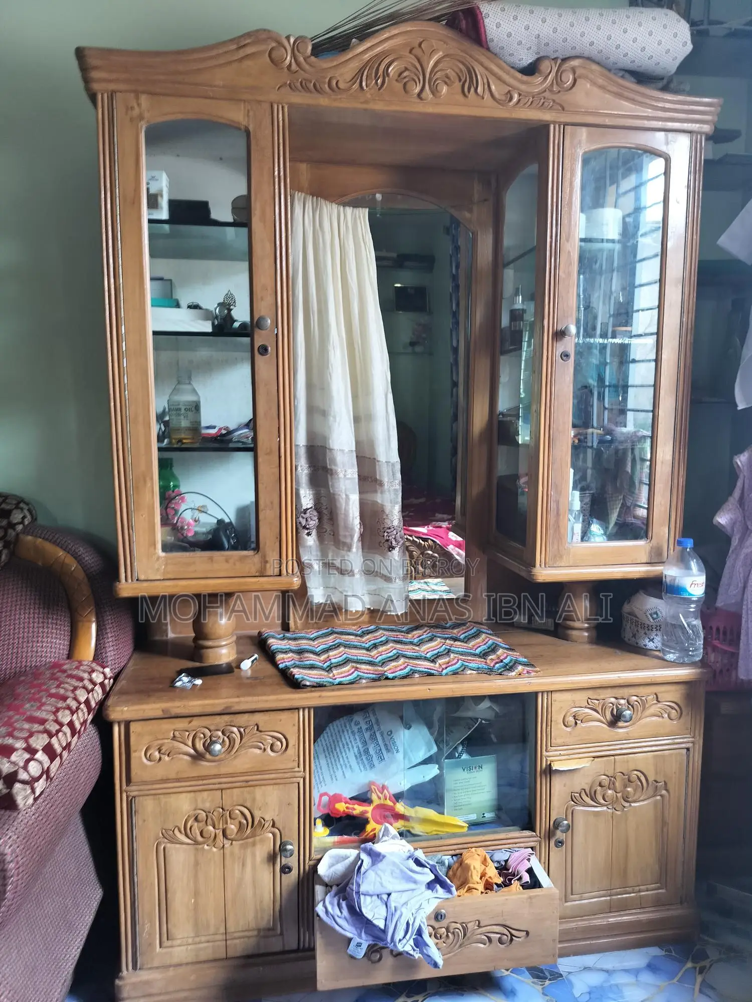 Dressing table