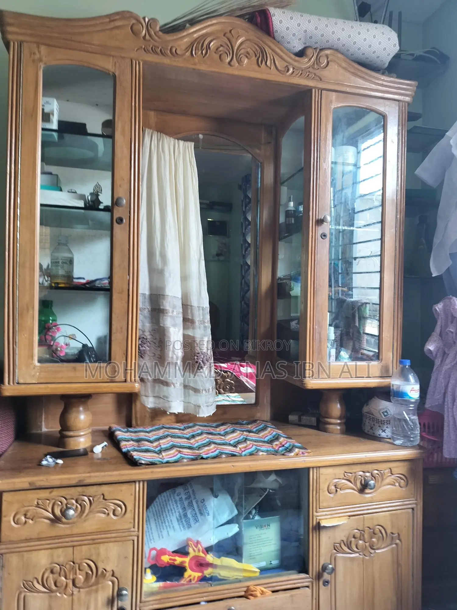 Dressing table
