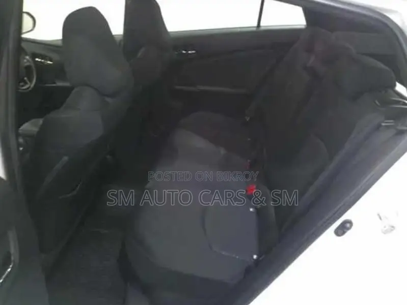 Toyota Prius S Safety Plus Pearl 2021