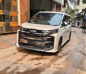 Toyota Noah HYBRID SZ-PACKAGE 2022