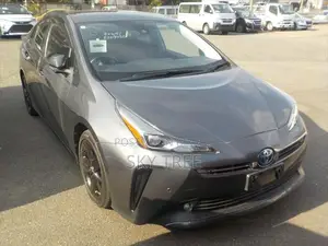 Toyota Prius S-T-S Pack. 2021
