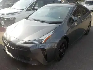 Toyota Prius S-T-S Pack. 2021