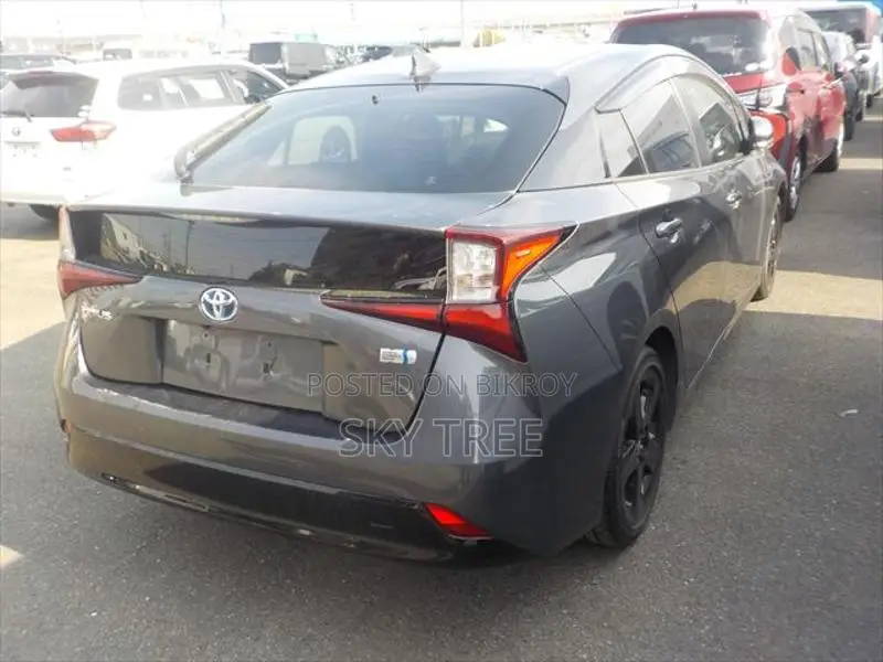 Toyota Prius S-T-S Pack. 2021