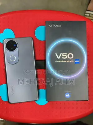 Vivo V50 12/256 (Used)