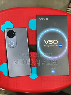 Vivo V50 12/256 (Used)