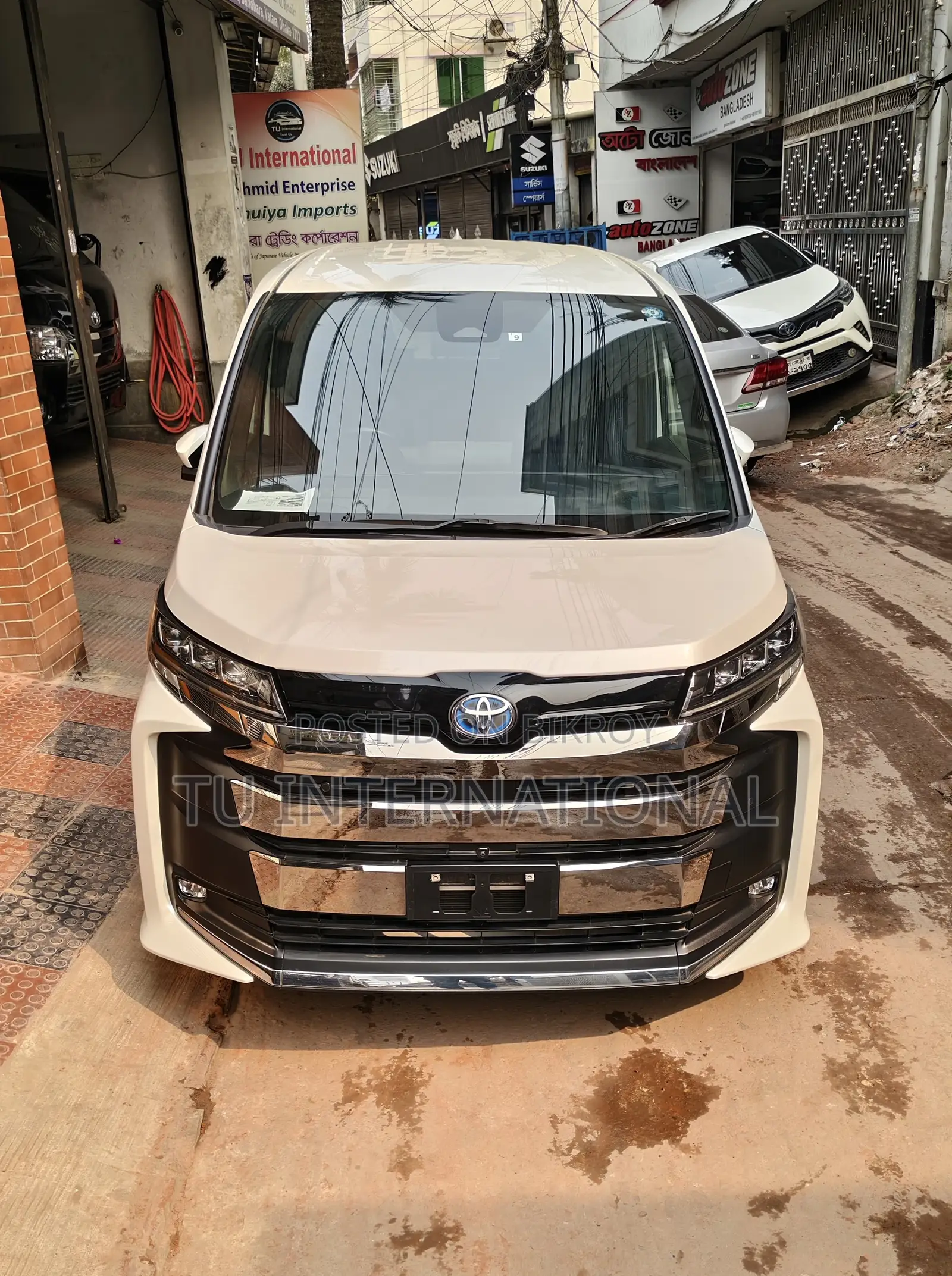 Toyota Noah SZ PACKAGE HYBRID.. 2022
