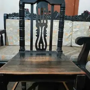 ৪ টা কাঠের চেয়ার