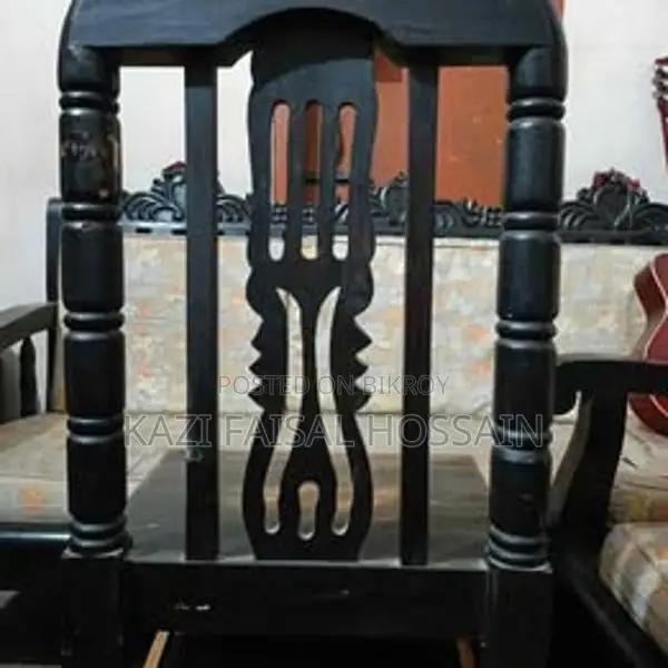 ৪ টা কাঠের চেয়ার